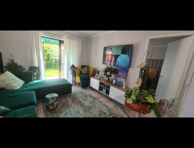 1 BEDROOM SIMPLEX SOLD IN HALFWAY GARDENS